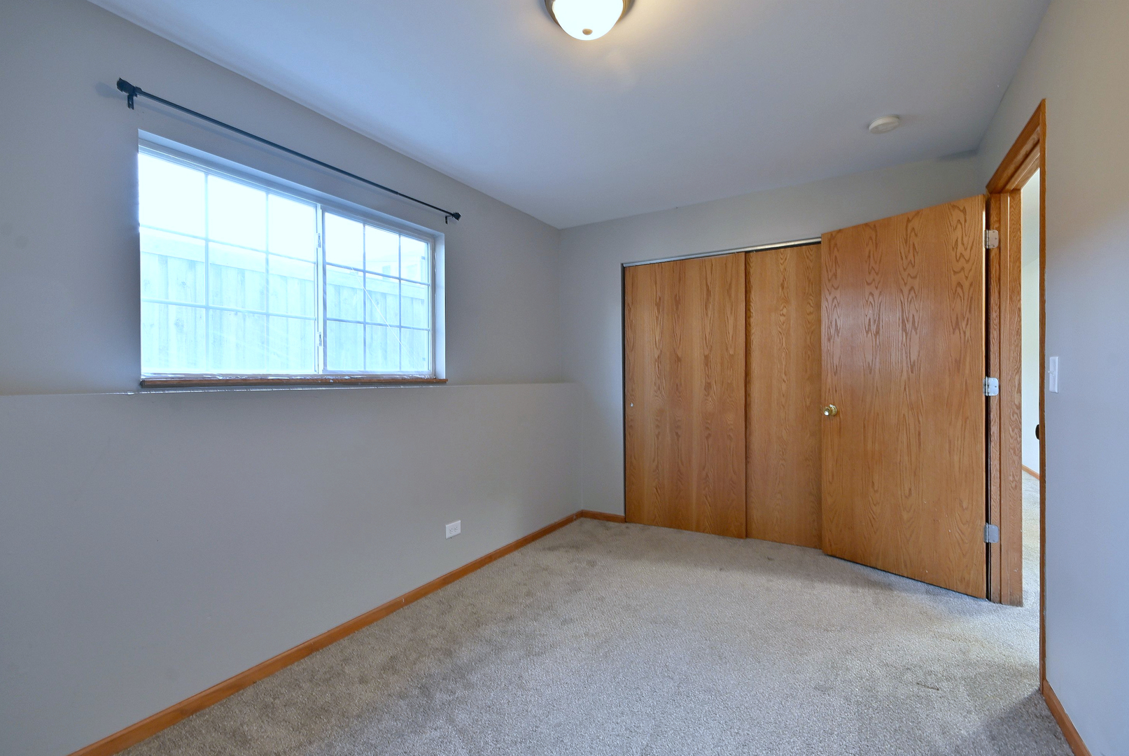 19 E Pineview Drive, Round Lake Park, IL 60073