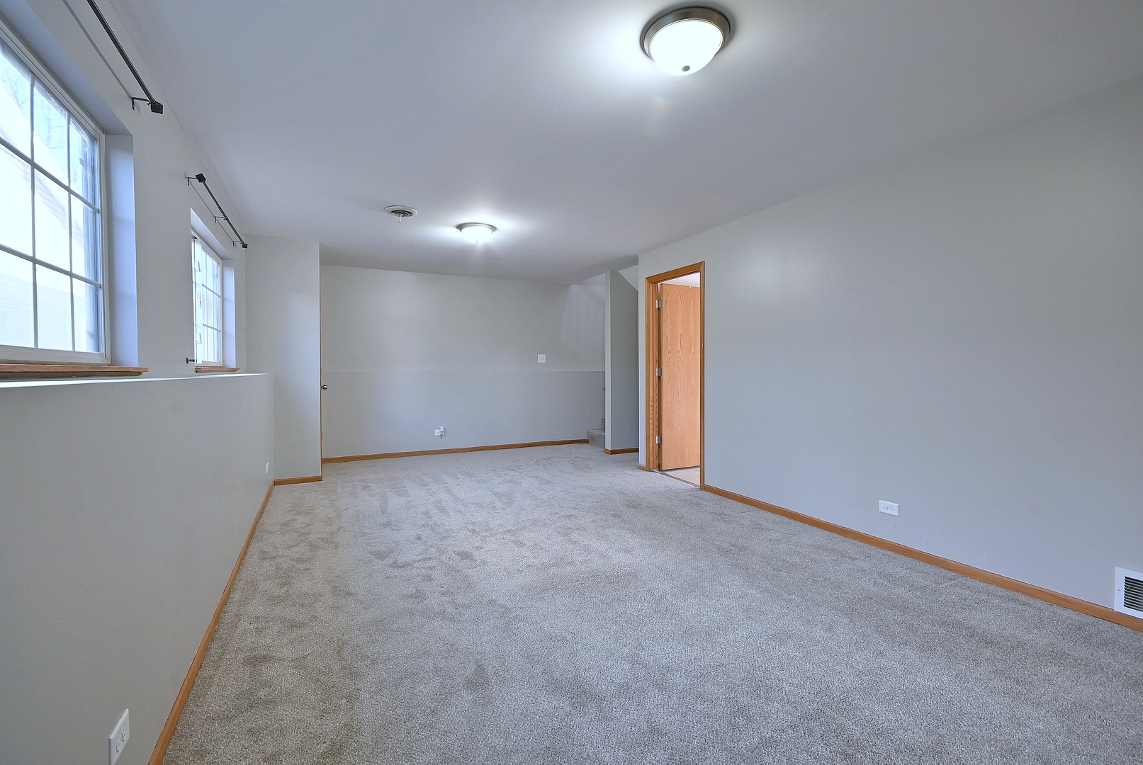 19 E Pineview Drive, Round Lake Park, IL 60073