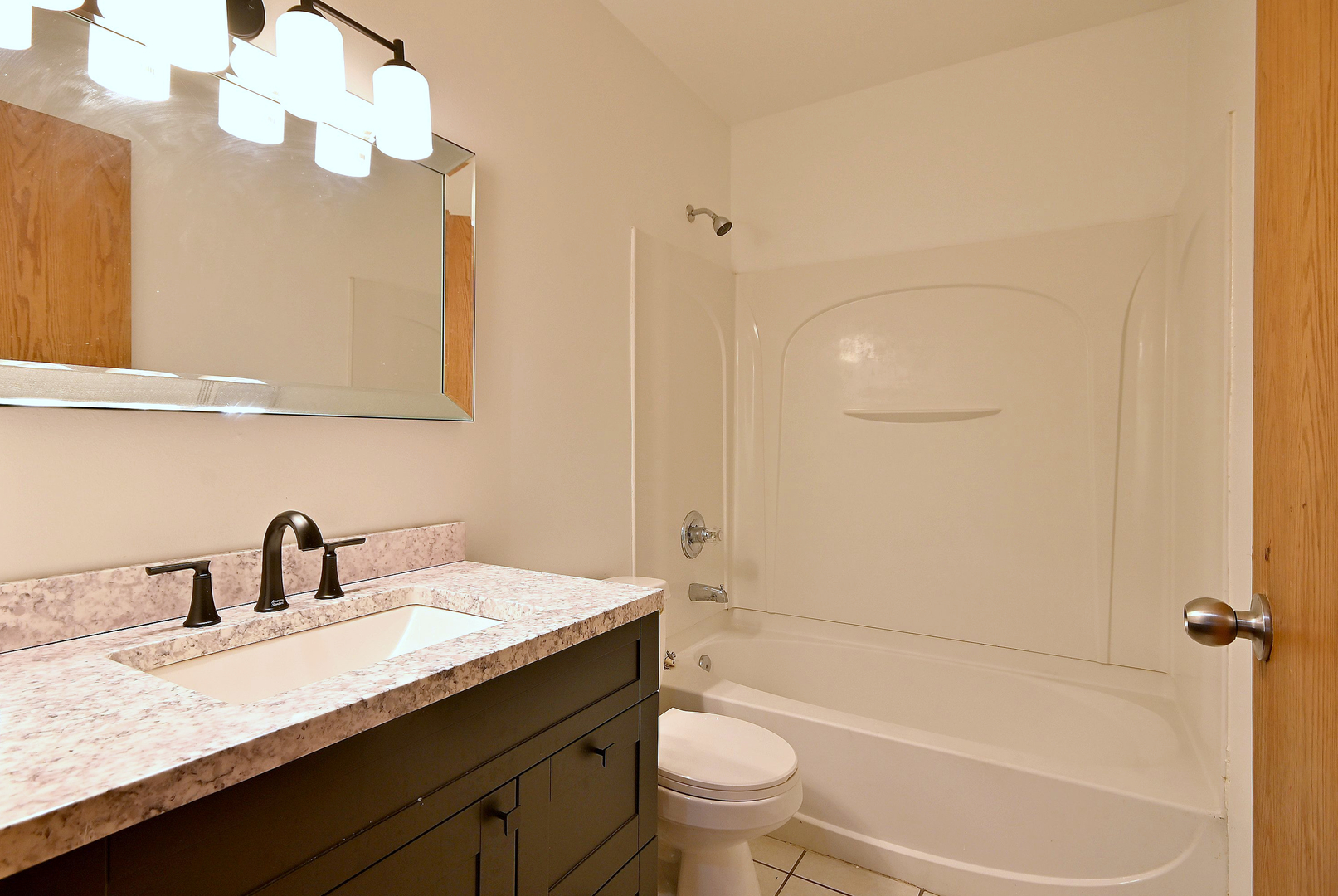 19 E Pineview Drive, Round Lake Park, IL 60073