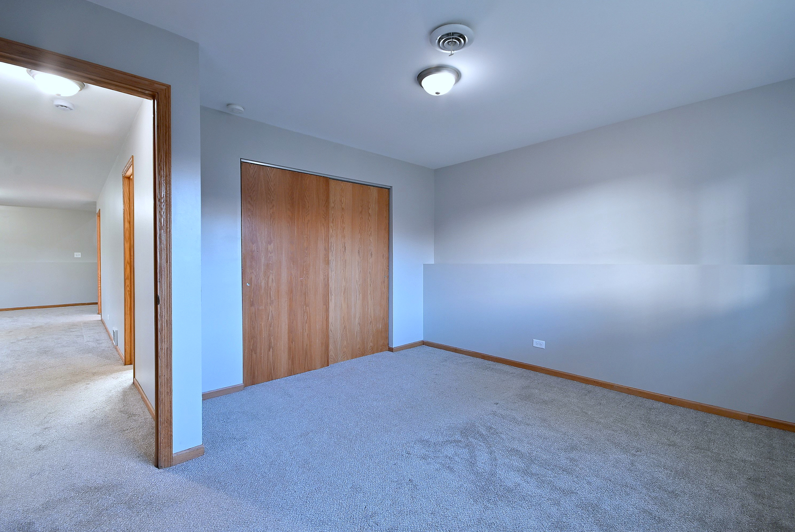 19 E Pineview Drive, Round Lake Park, IL 60073