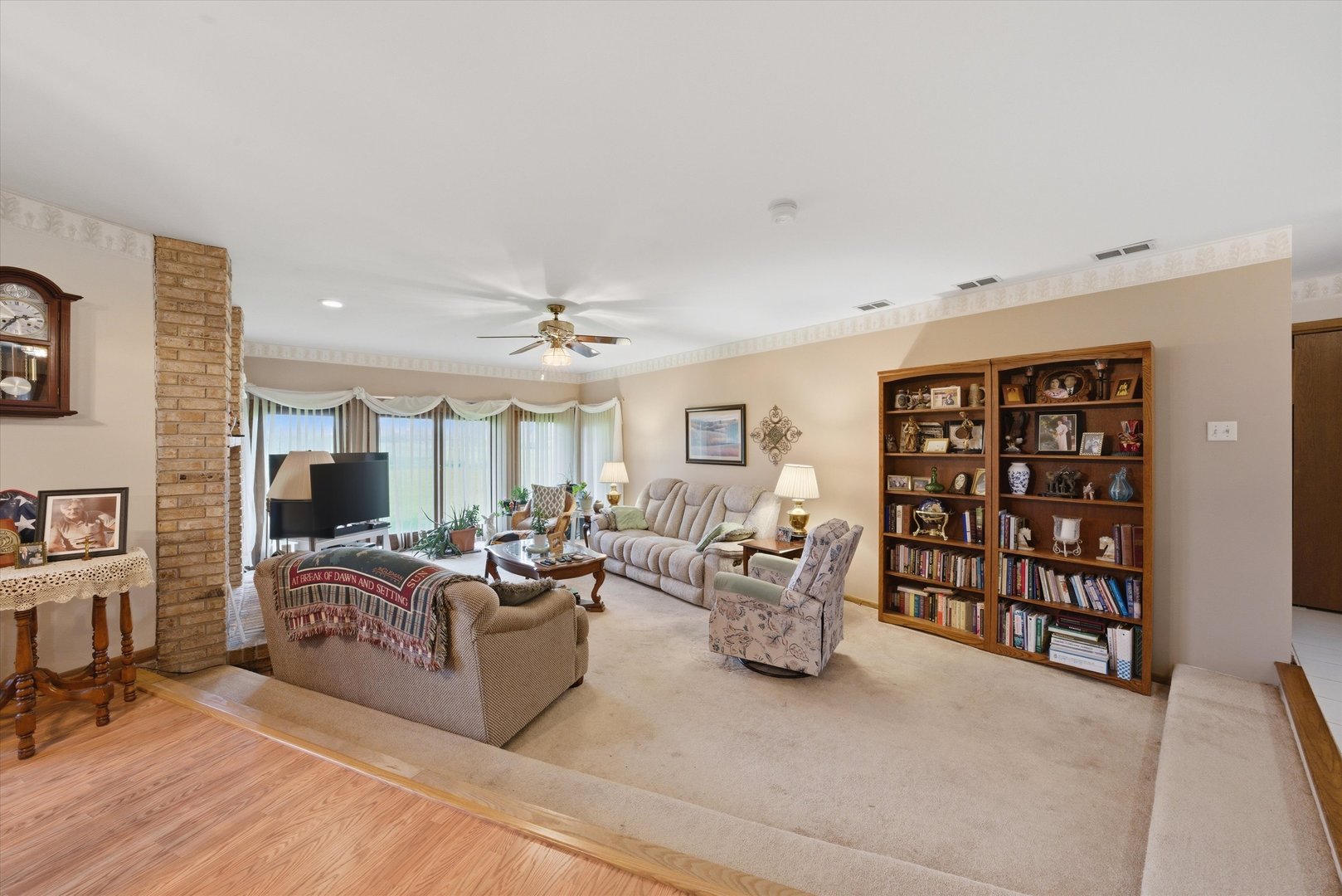 1026 S Schoolhouse Road, New Lenox, IL 60451