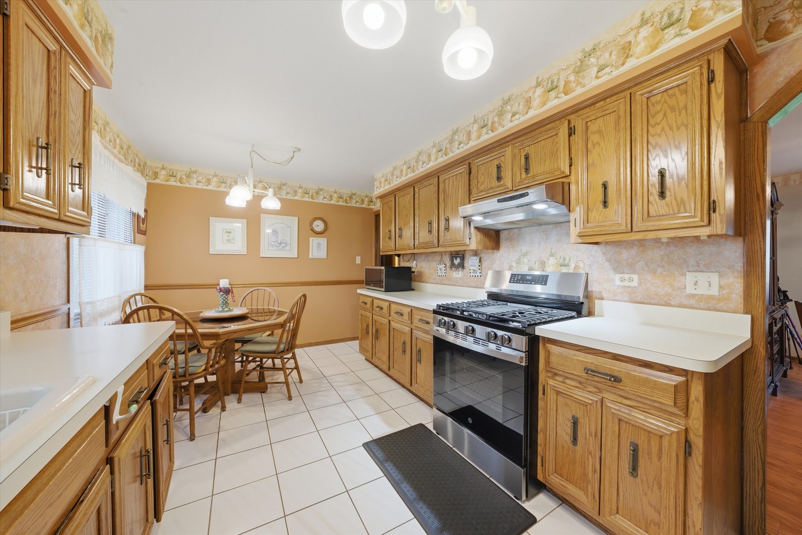 1026 S Schoolhouse Road, New Lenox, IL 60451