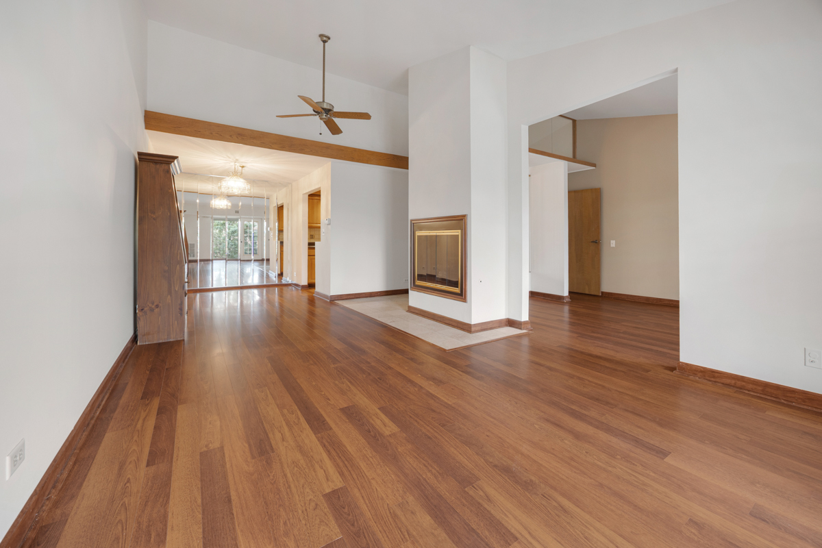 540 Biesterfield Road #305, Elk Grove Village, IL 60007