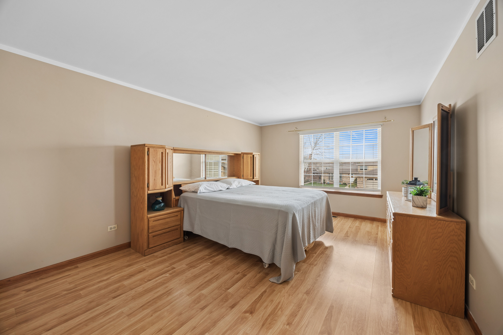 7245 Arbor Lane, Justice, IL 60458