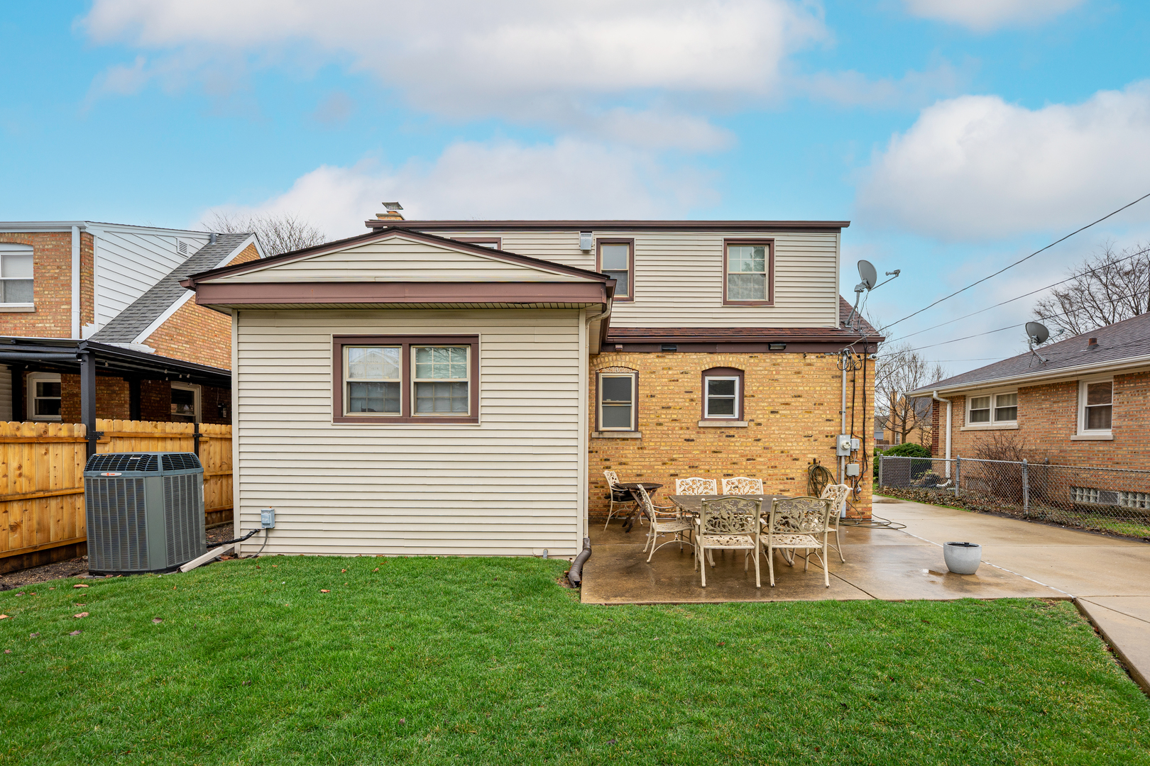 7246 N Olcott Avenue, Chicago, IL 60631