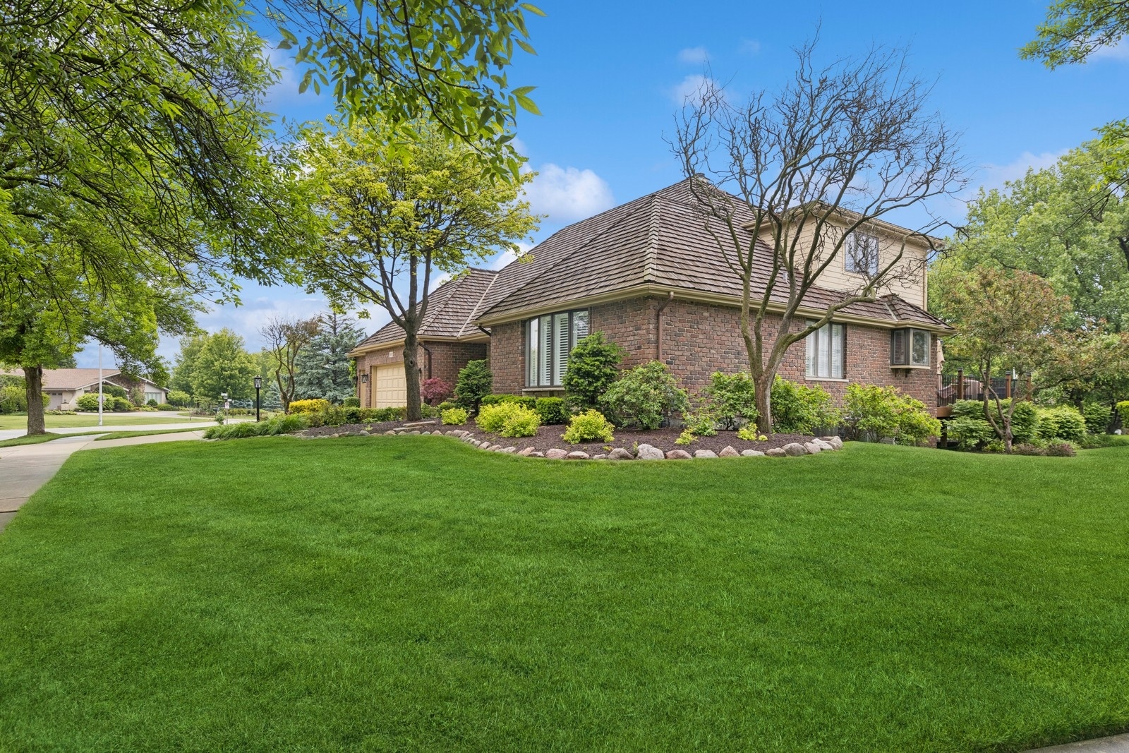 8401 Golfview Drive, Orland Park, IL 60462
