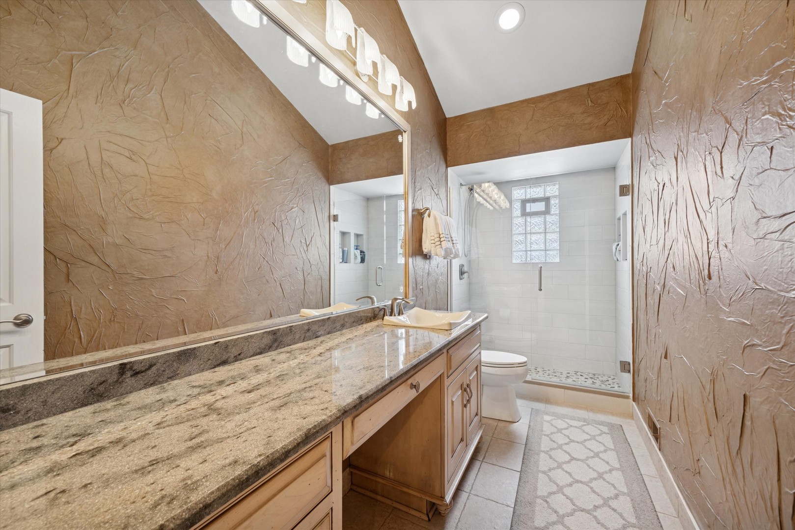 8401 Golfview Drive, Orland Park, IL 60462