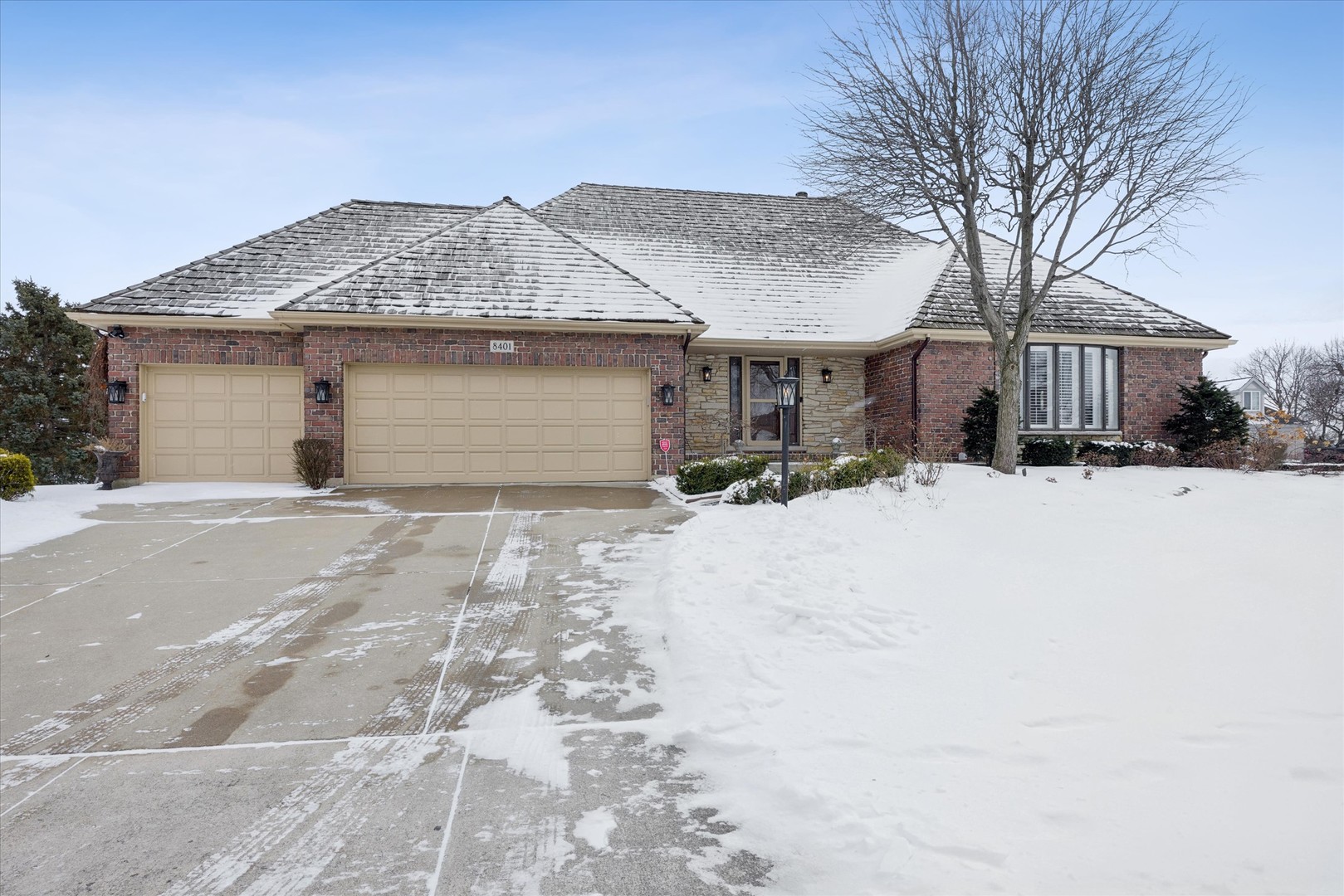 8401 Golfview Drive, Orland Park, IL 60462