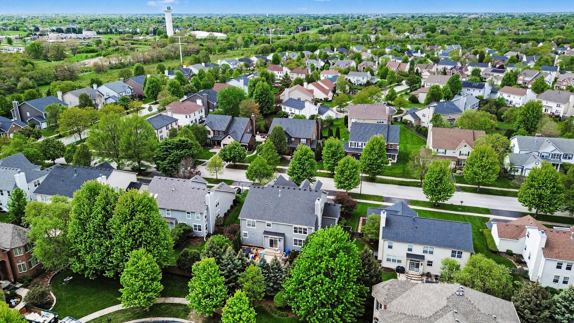 2715 Forest Creek Lane, Naperville, IL 60565
