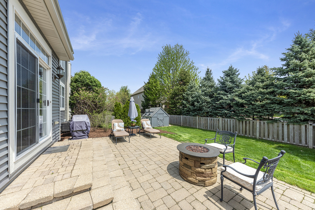 2715 Forest Creek Lane, Naperville, IL 60565