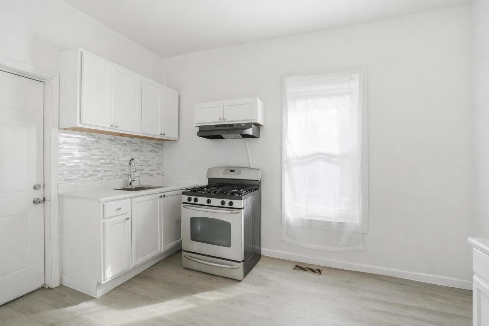 7923 S Lowe Avenue, Chicago, IL 60620