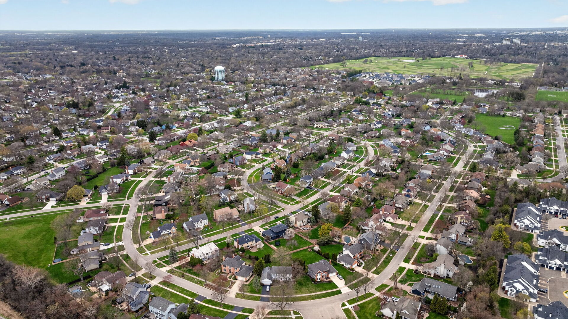 2053 Somerset Lane, Wheaton, IL 60189