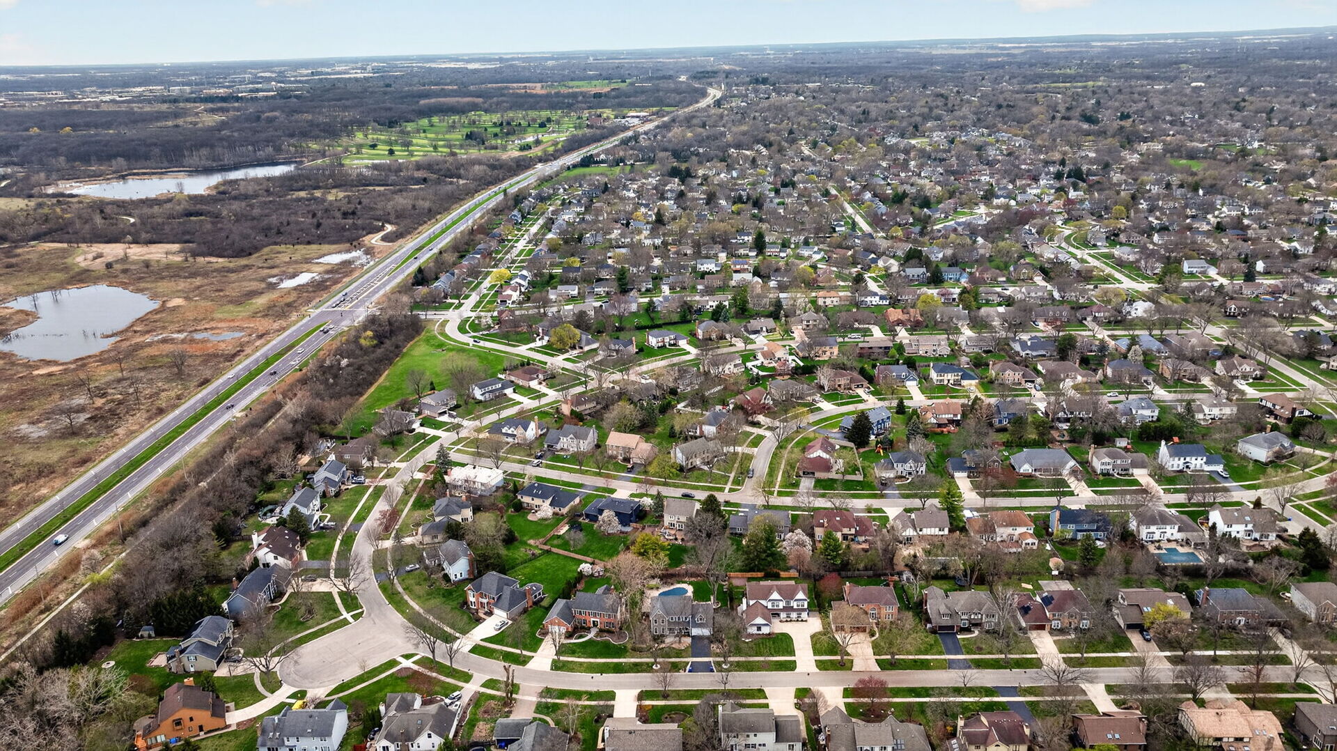 2053 Somerset Lane, Wheaton, IL 60189