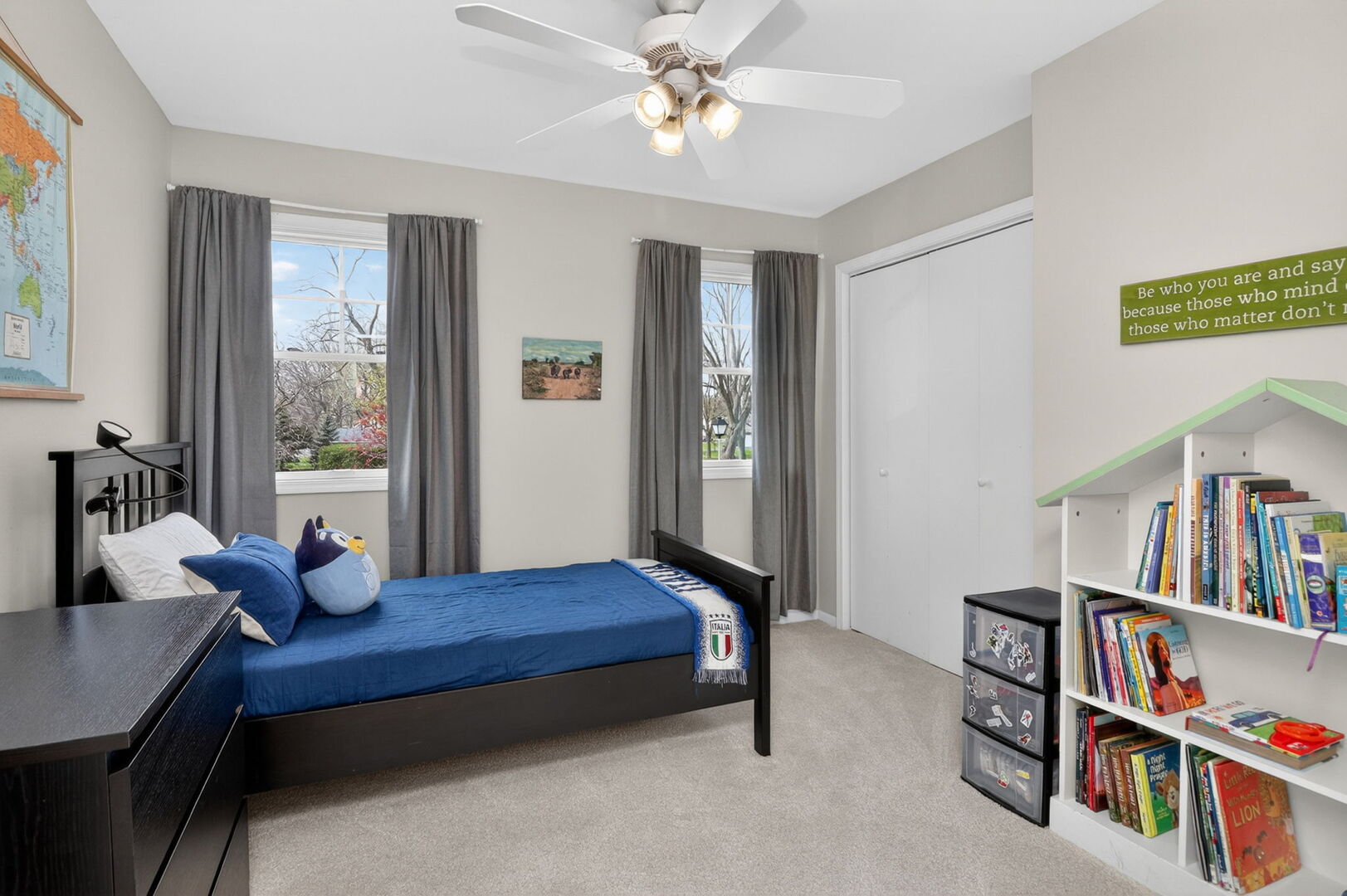 2053 Somerset Lane, Wheaton, IL 60189