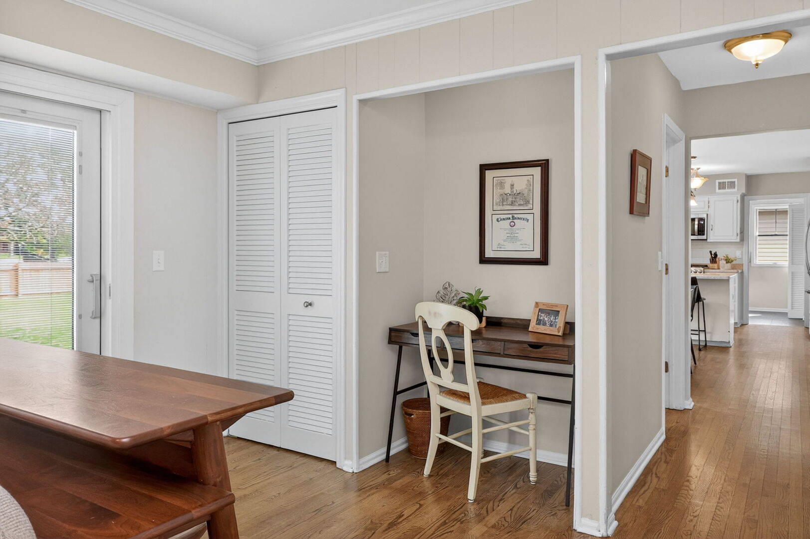 2053 Somerset Lane, Wheaton, IL 60189