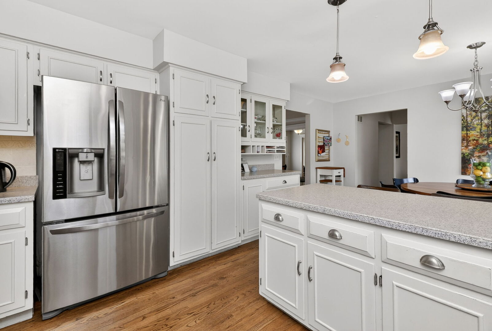 2053 Somerset Lane, Wheaton, IL 60189