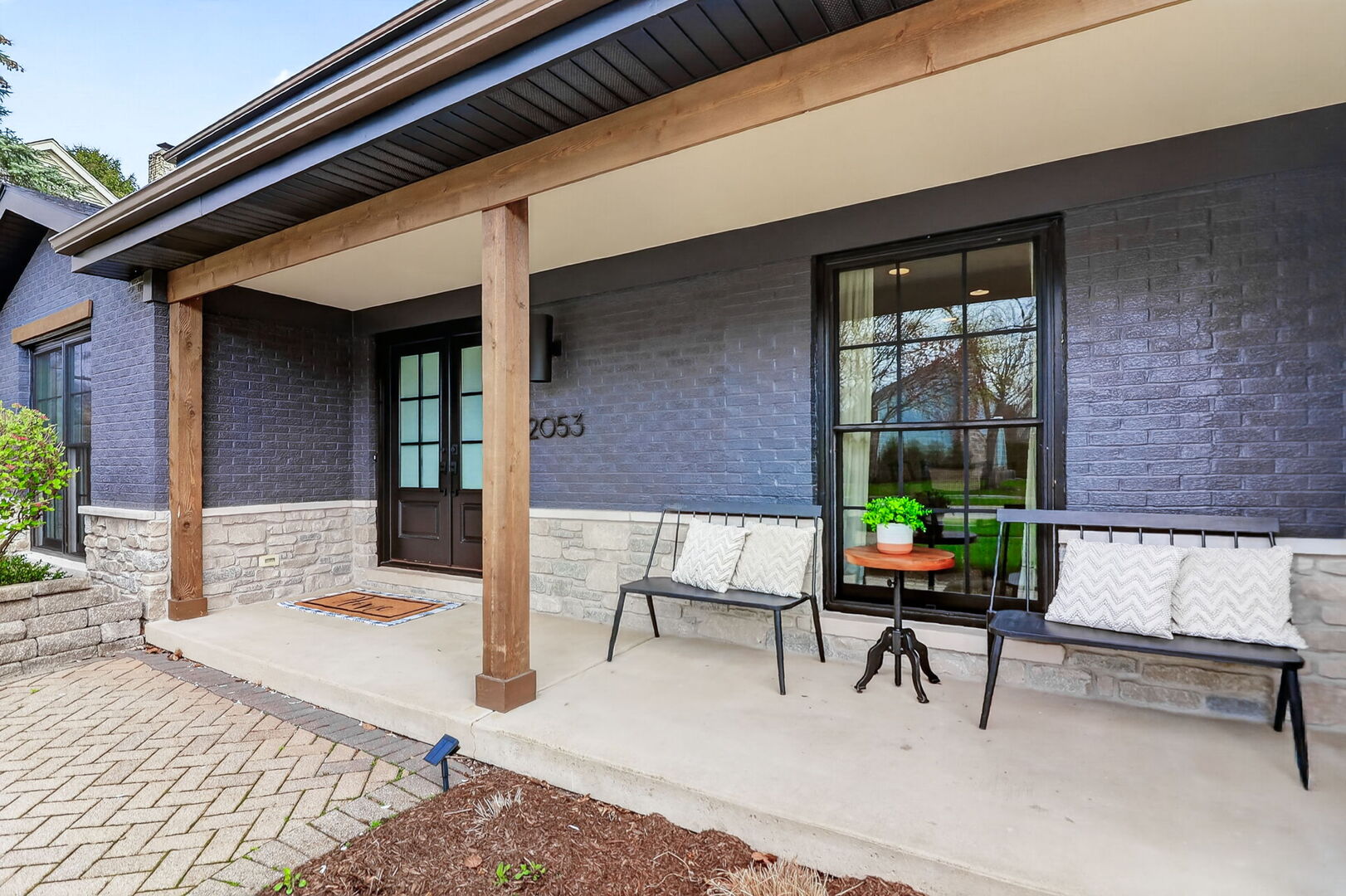 2053 Somerset Lane, Wheaton, IL 60189