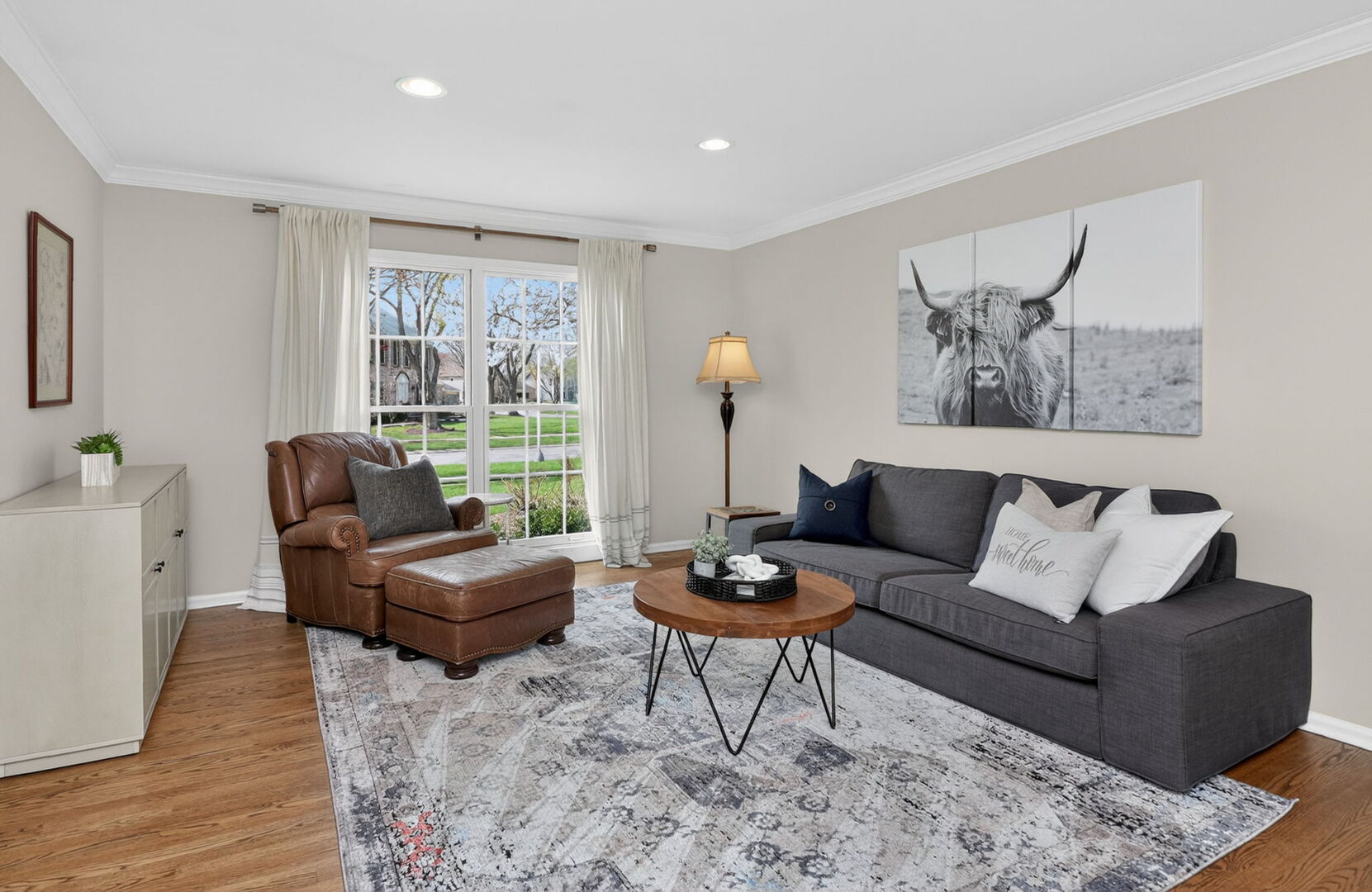 2053 Somerset Lane, Wheaton, IL 60189