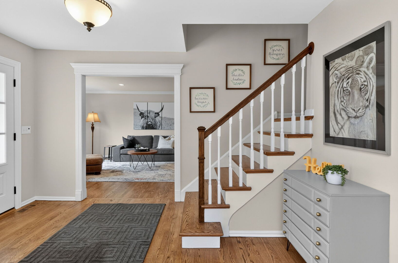 2053 Somerset Lane, Wheaton, IL 60189