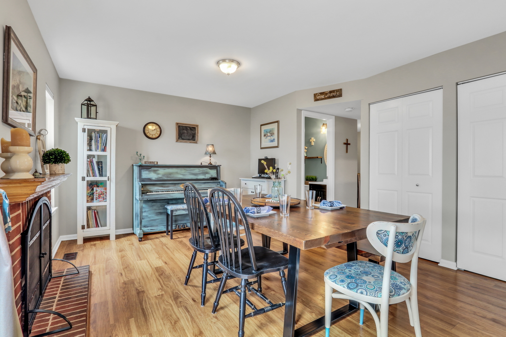 6709 E Wellsley Court, Gurnee, IL 60031