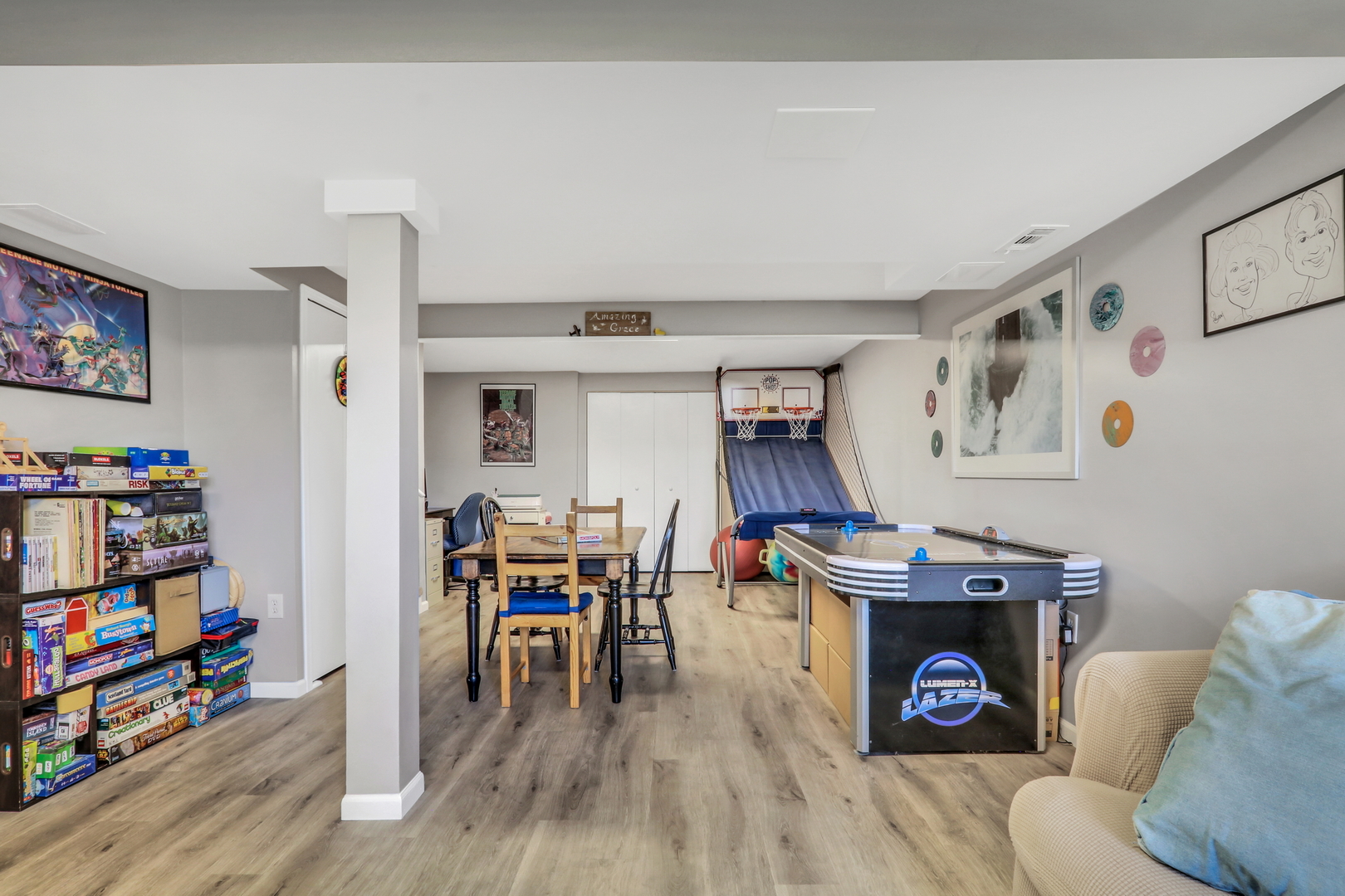 6709 E Wellsley Court, Gurnee, IL 60031