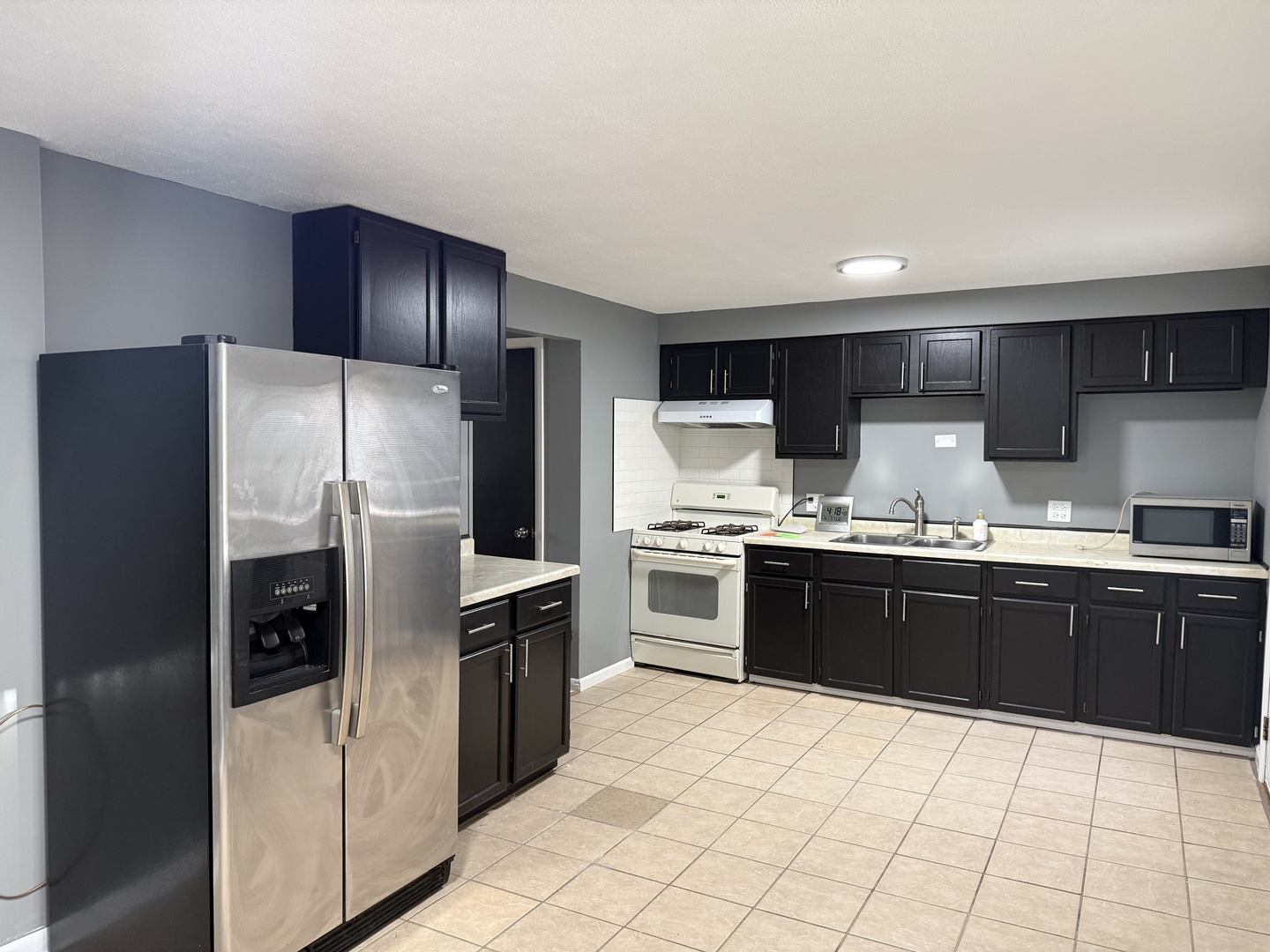 517 James Court #A, Glendale Heights, IL 60139