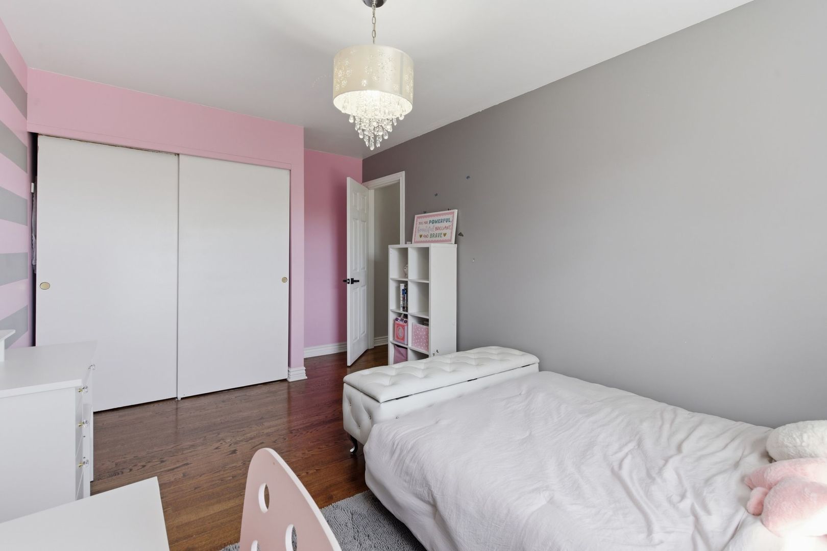 9021 Primrose Lane, Hickory Hills, IL 60457