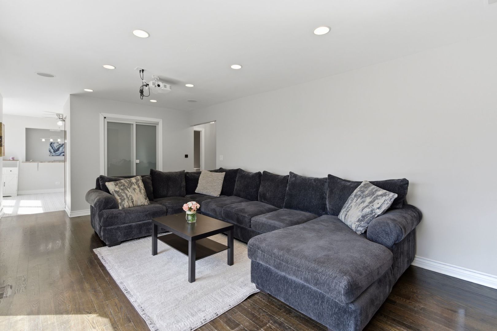 9021 Primrose Lane, Hickory Hills, IL 60457