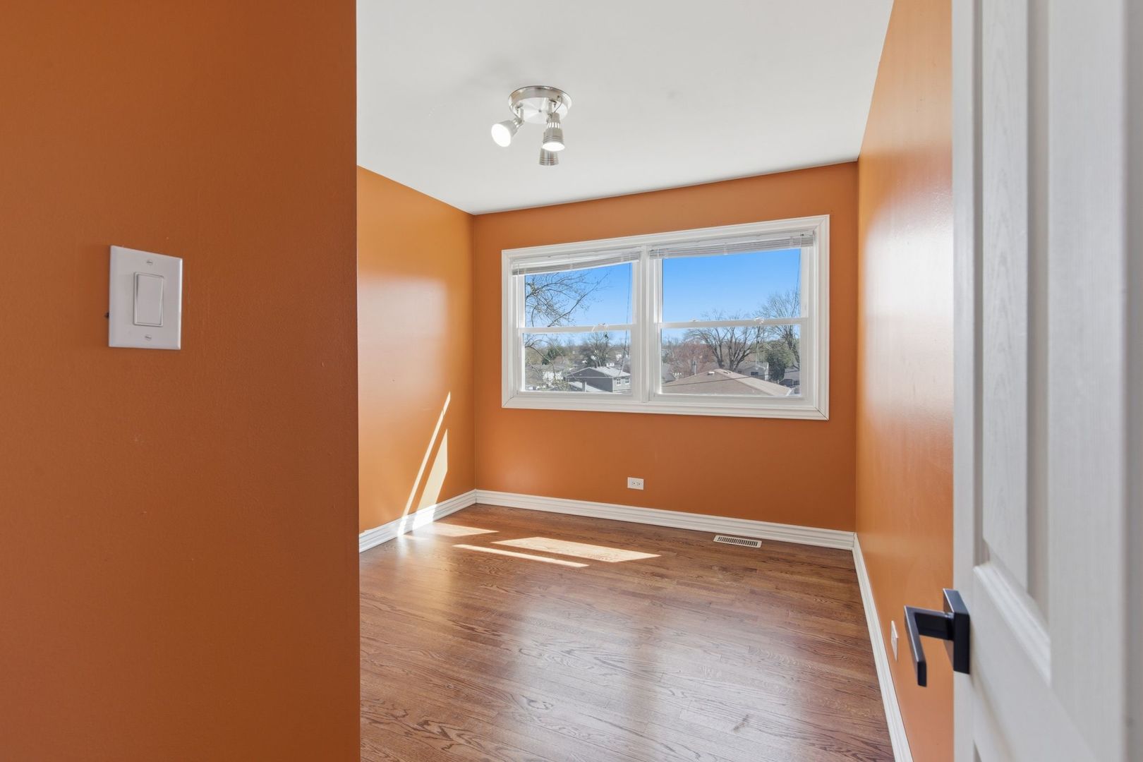 9021 Primrose Lane, Hickory Hills, IL 60457