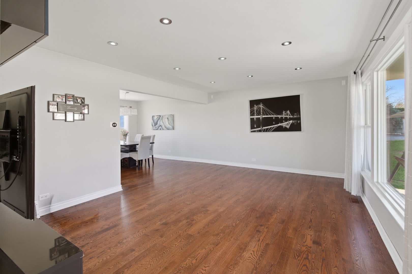 9021 Primrose Lane, Hickory Hills, IL 60457