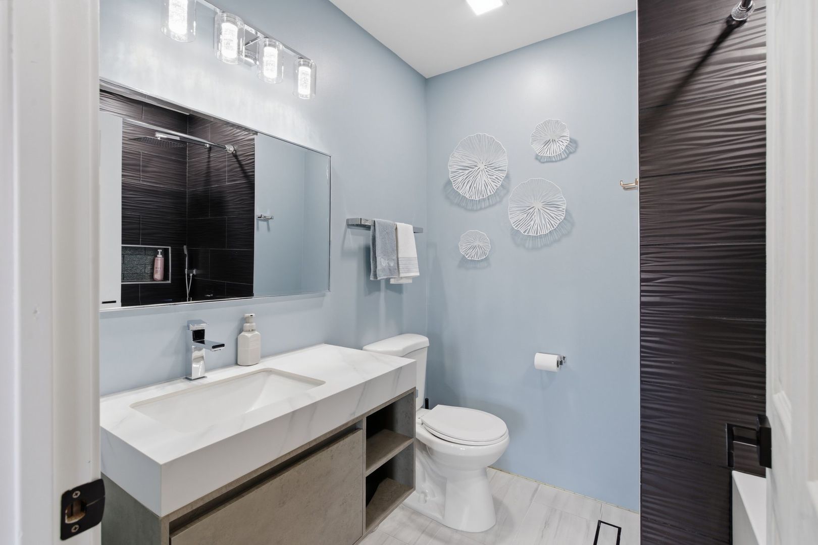 9021 Primrose Lane, Hickory Hills, IL 60457