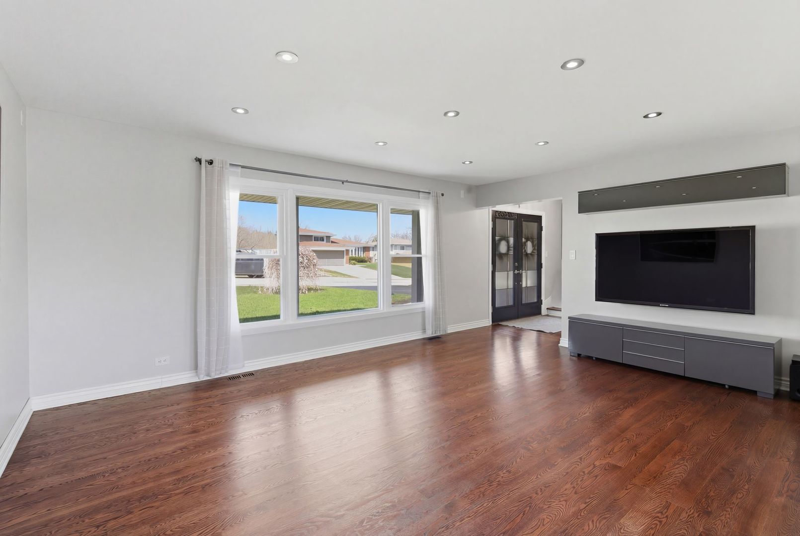 9021 Primrose Lane, Hickory Hills, IL 60457