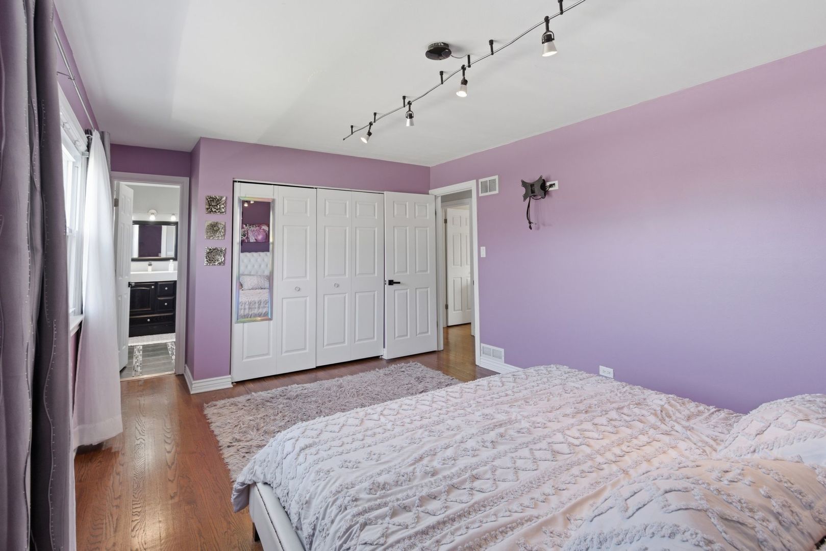 9021 Primrose Lane, Hickory Hills, IL 60457