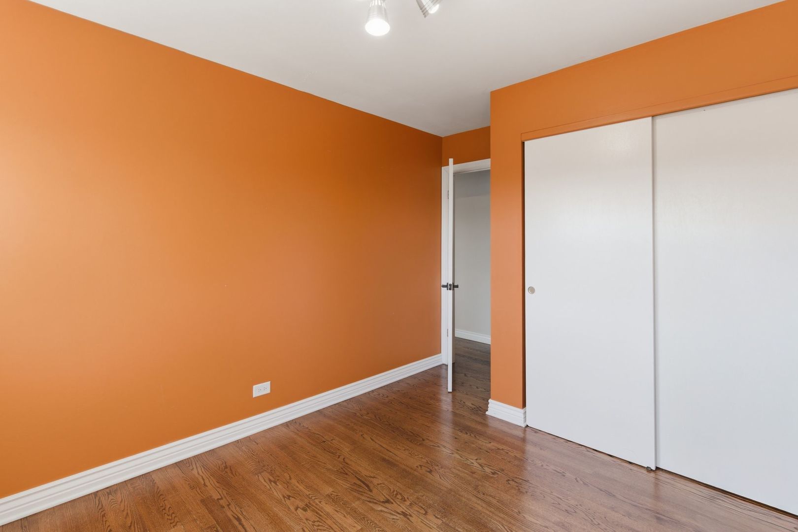 9021 Primrose Lane, Hickory Hills, IL 60457