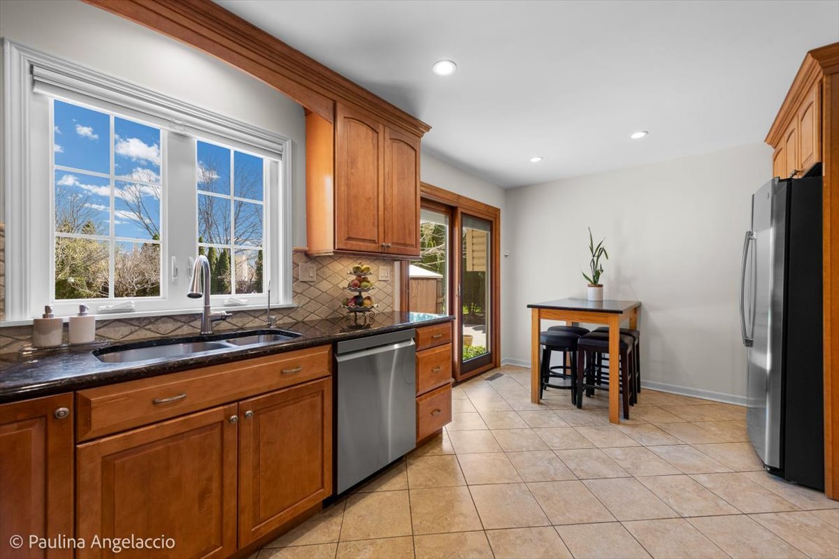 649 Greenbrier Lane, Crystal Lake, IL 60014