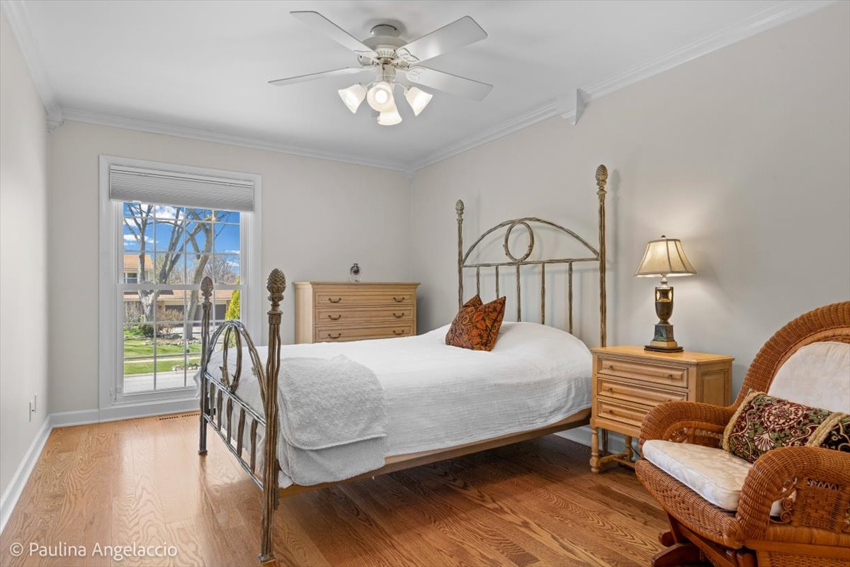 649 Greenbrier Lane, Crystal Lake, IL 60014