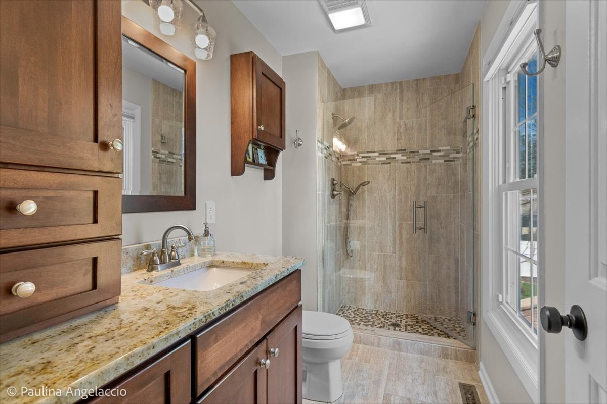 649 Greenbrier Lane, Crystal Lake, IL 60014