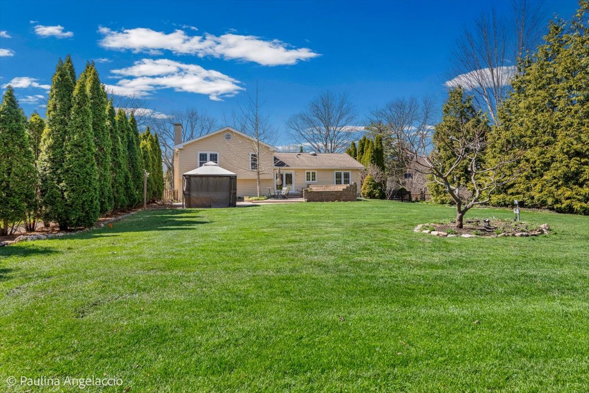 649 Greenbrier Lane, Crystal Lake, IL 60014