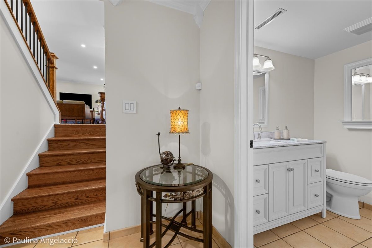 649 Greenbrier Lane, Crystal Lake, IL 60014