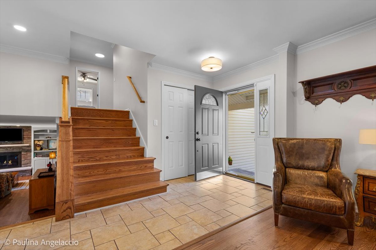 649 Greenbrier Lane, Crystal Lake, IL 60014