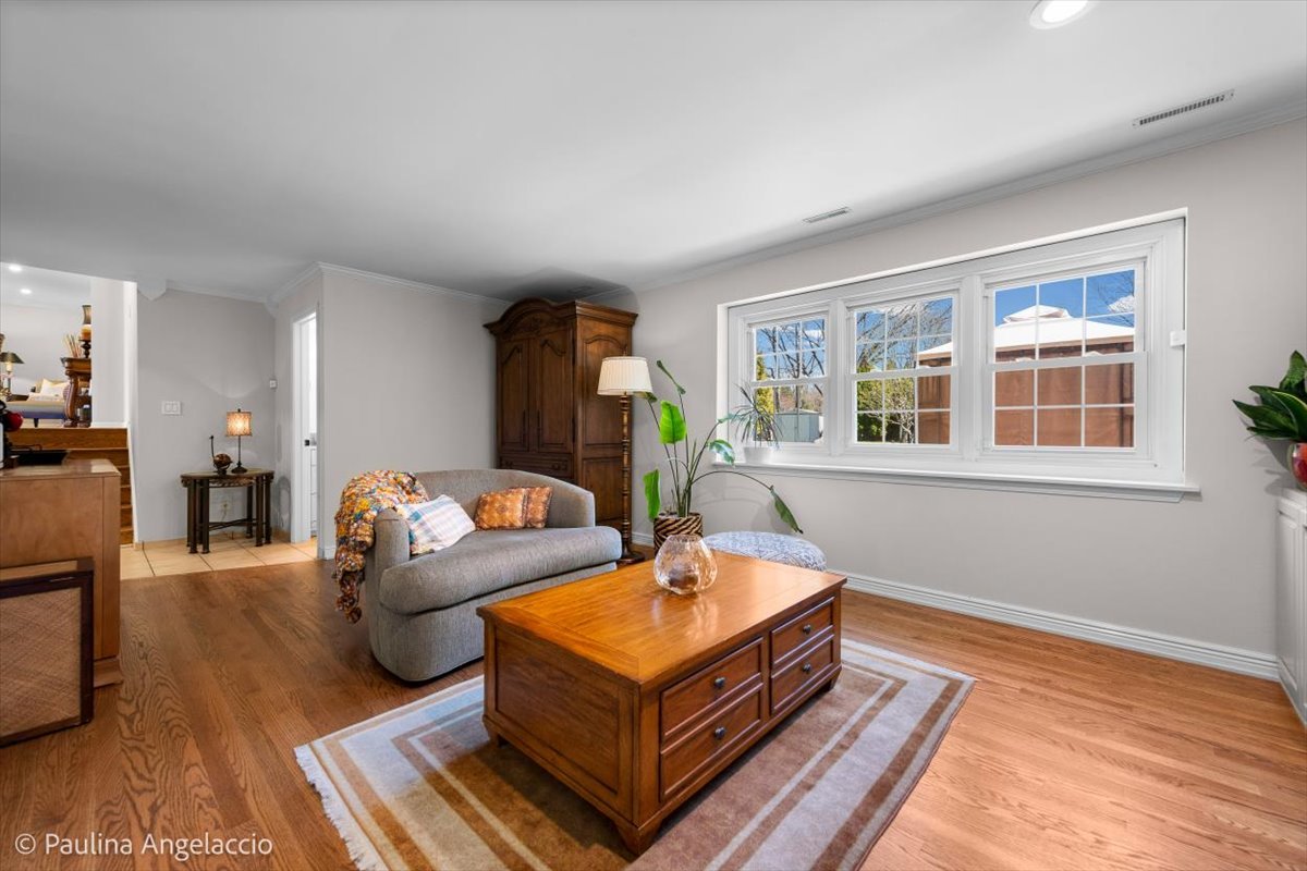 649 Greenbrier Lane, Crystal Lake, IL 60014