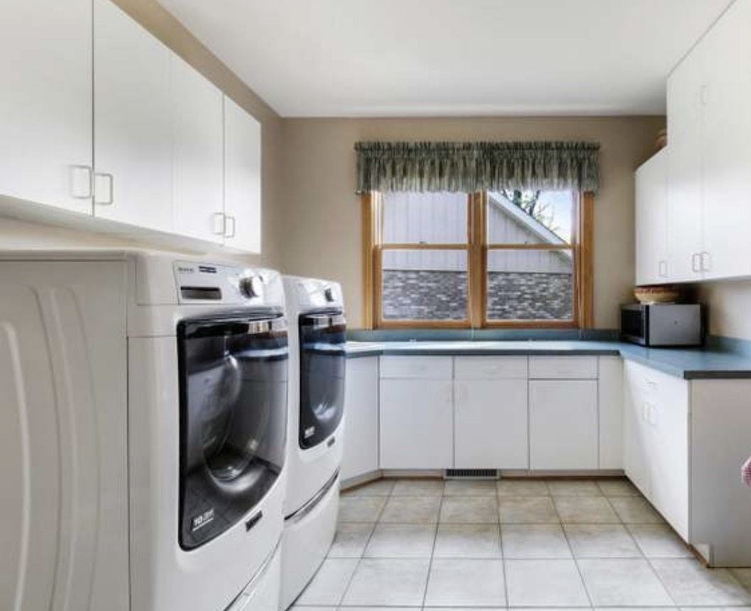 840 Huntley Woods Drive, Crete, IL 60417