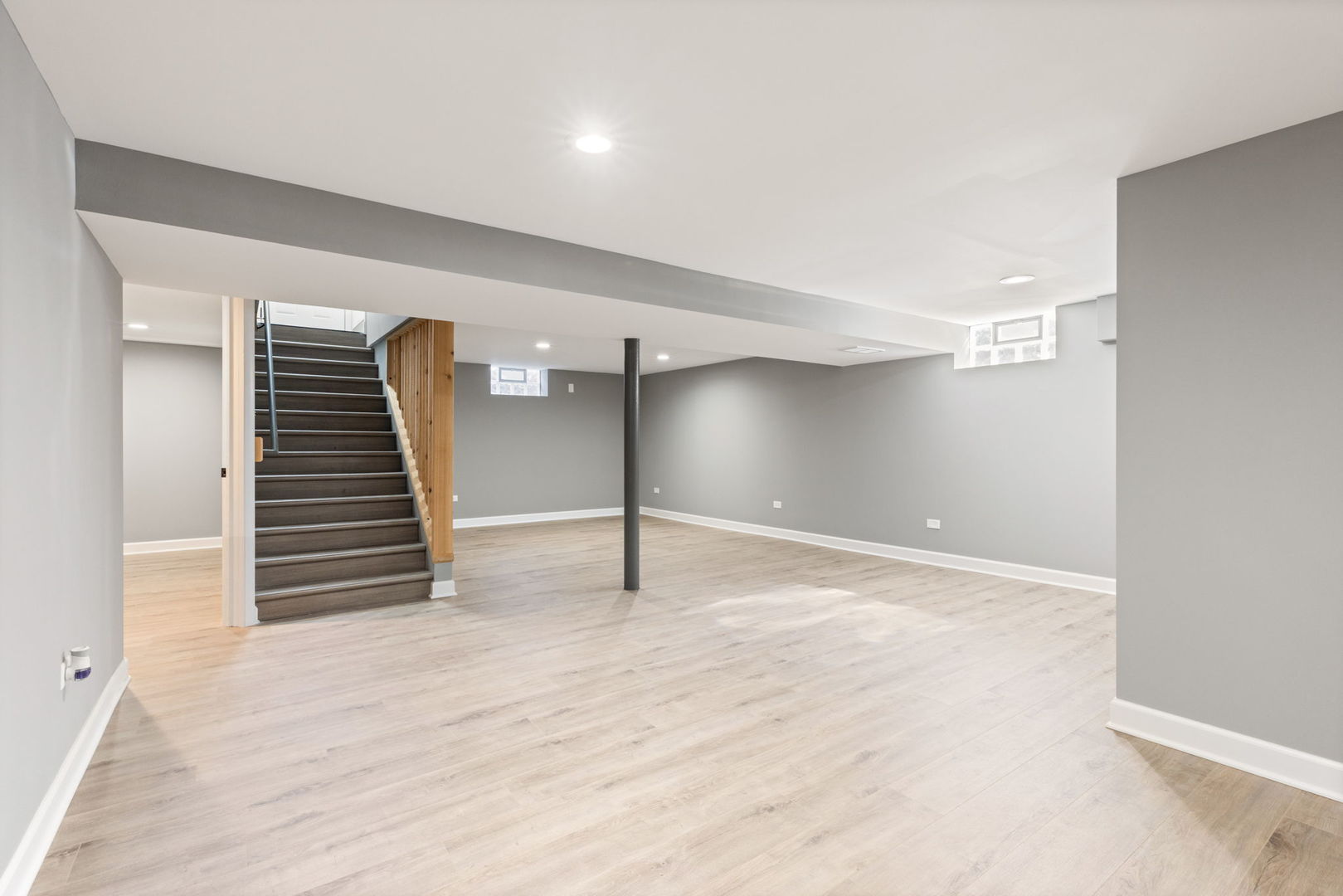 222 S Midland Avenue, Joliet, IL 60436