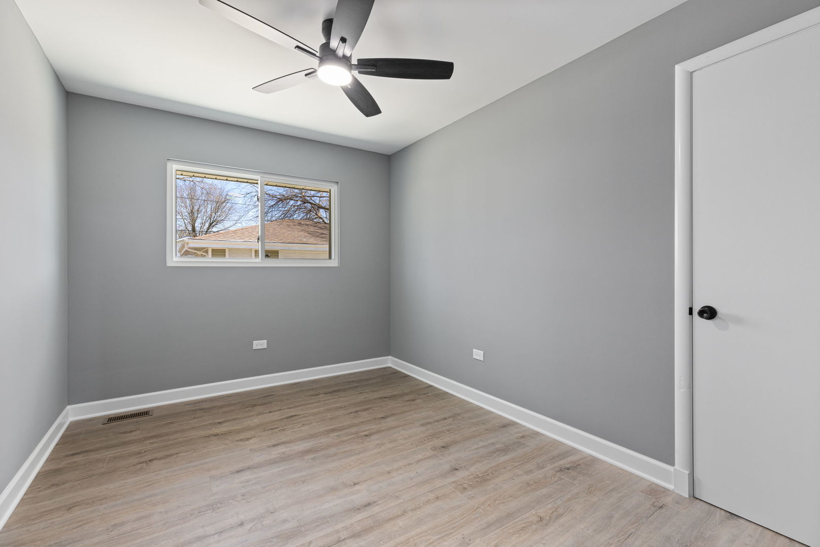 222 S Midland Avenue, Joliet, IL 60436