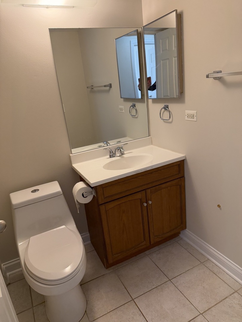 681 Thorntree Court #A1, Bartlett, IL 60103