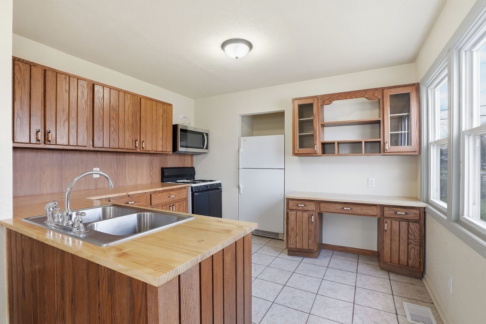 1 Louis Road, Joliet, IL 60433