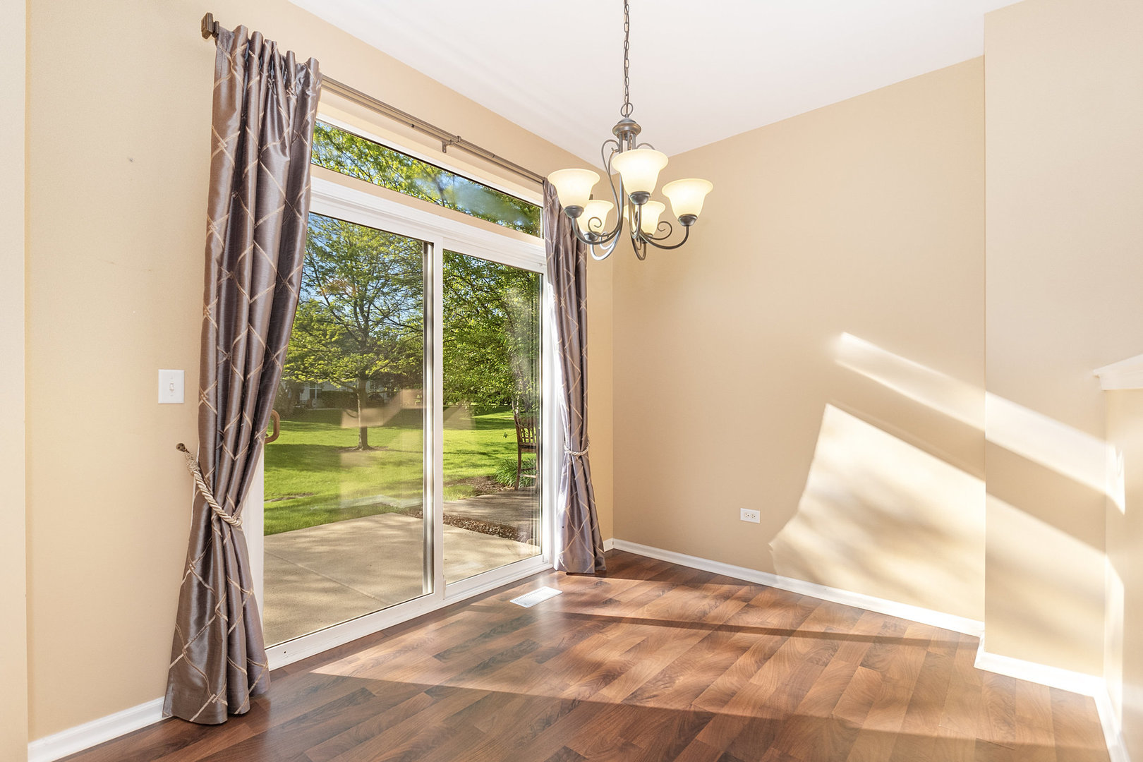 2329 Moonlight Court, Aurora, IL 60503