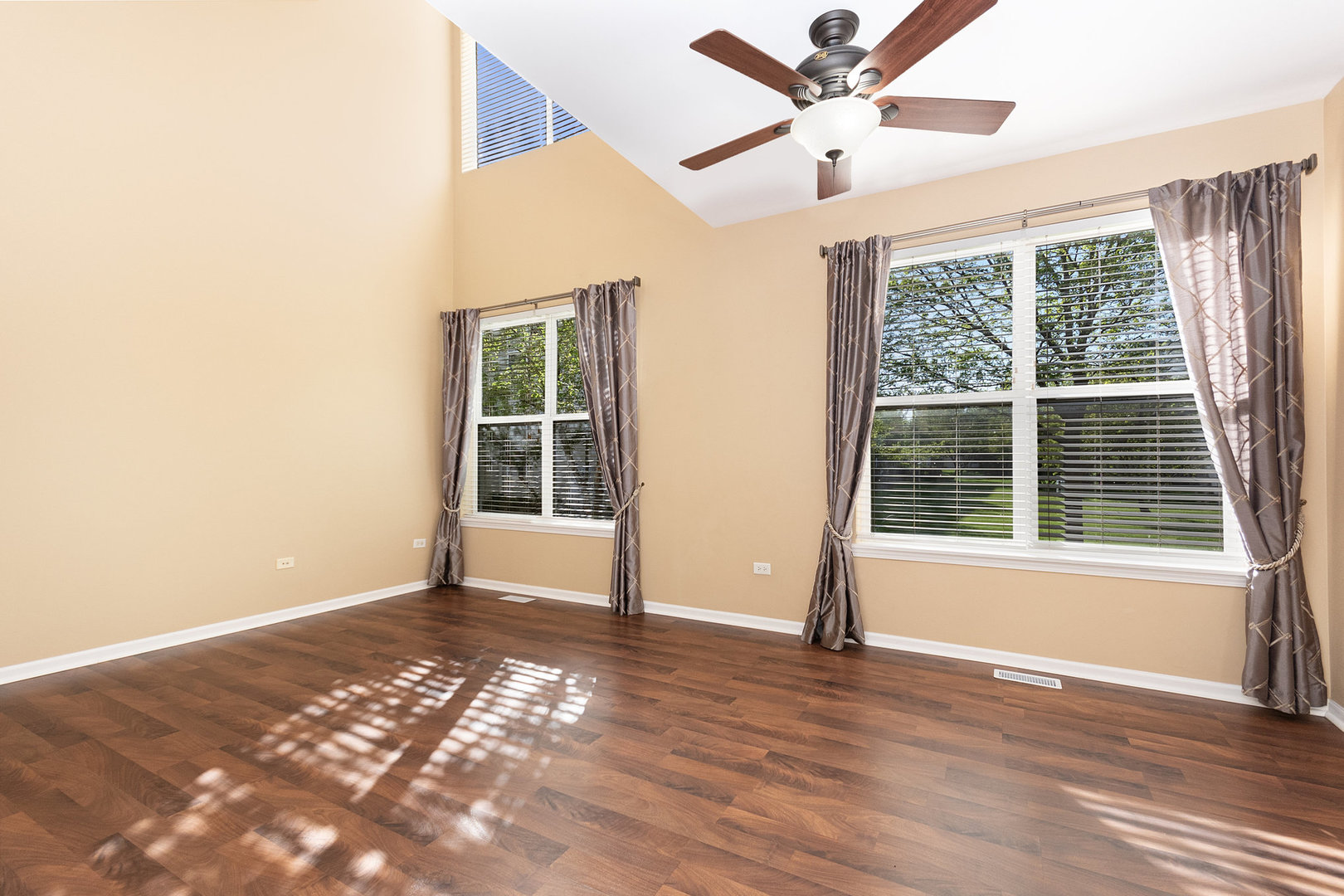 2329 Moonlight Court, Aurora, IL 60503