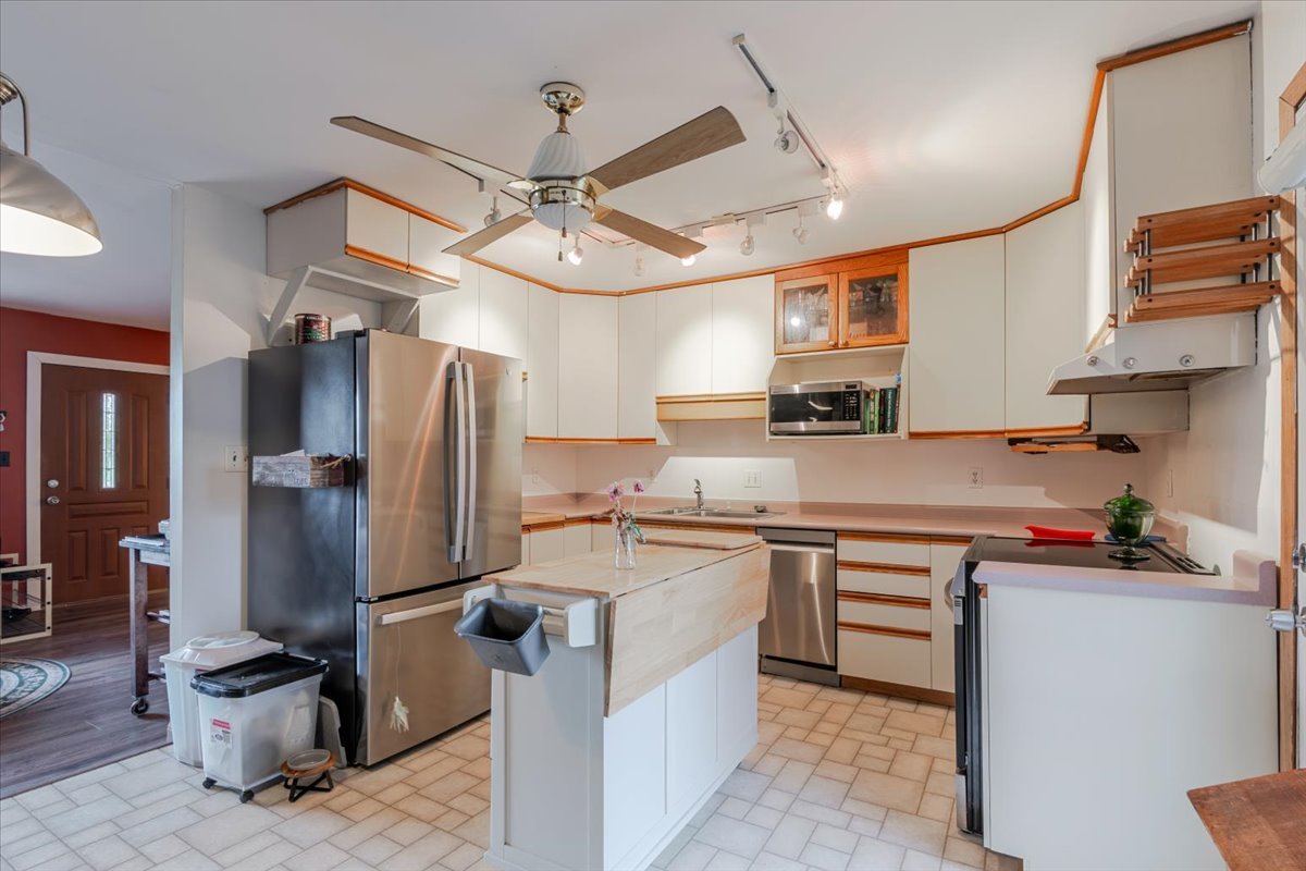 405 W Raab Road, Normal, IL 61761