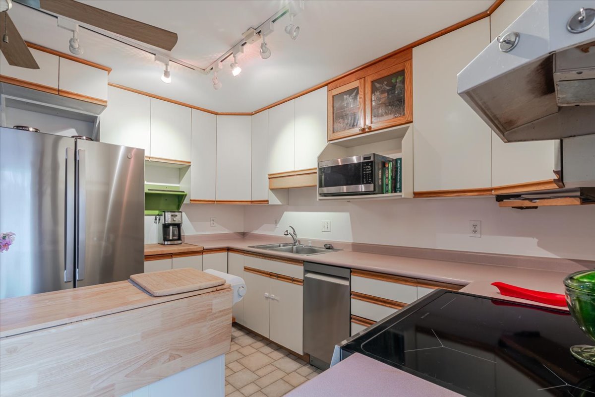 405 W Raab Road, Normal, IL 61761